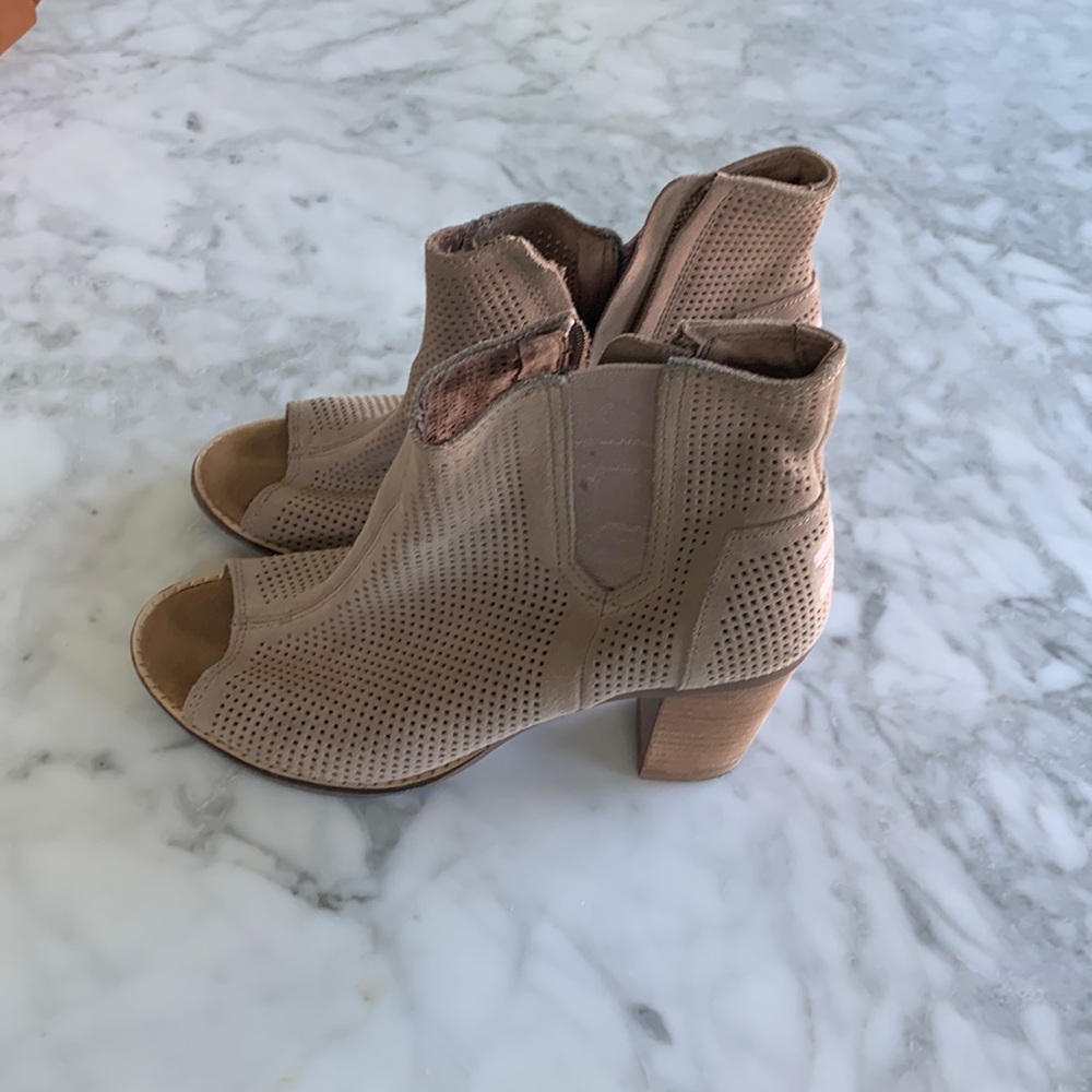 Toms peep-toe leather heeled bootie